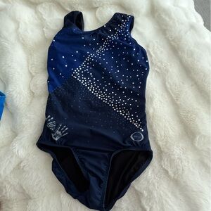 Chalk warrior gymnastics leotard
Adult medium 
Ozone